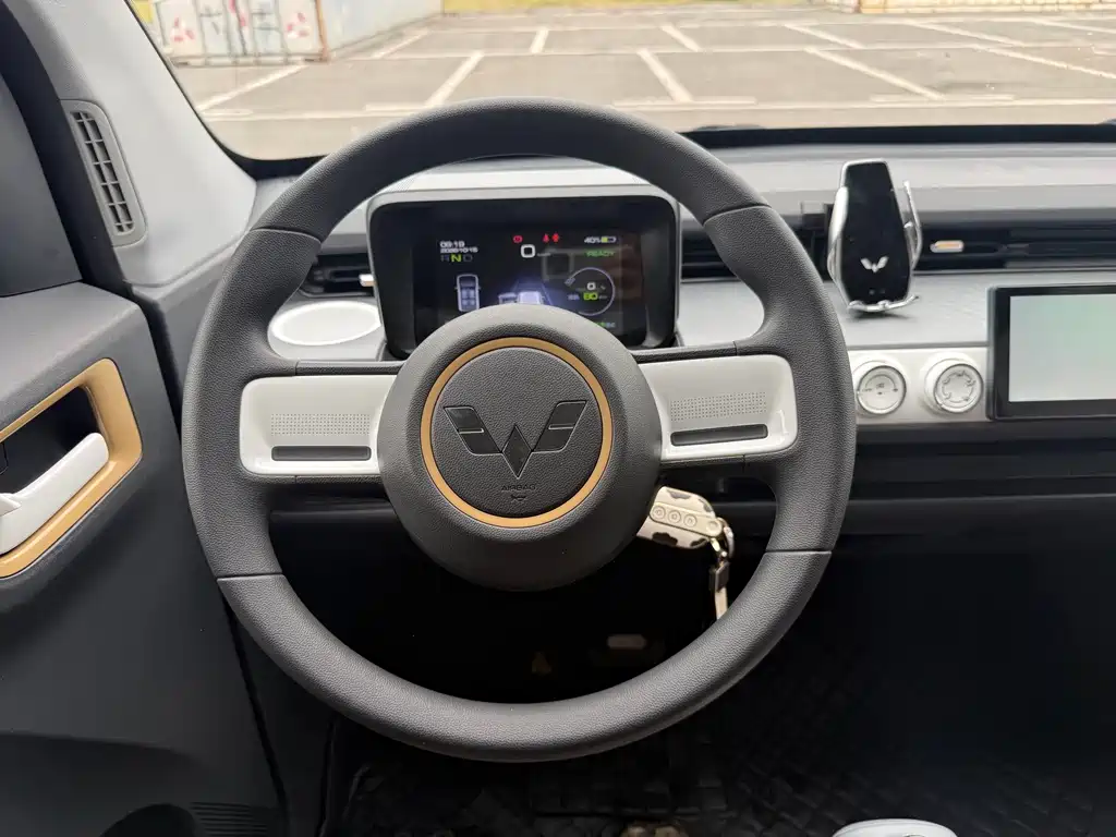 Wuling MINIEV — миниатюра 10