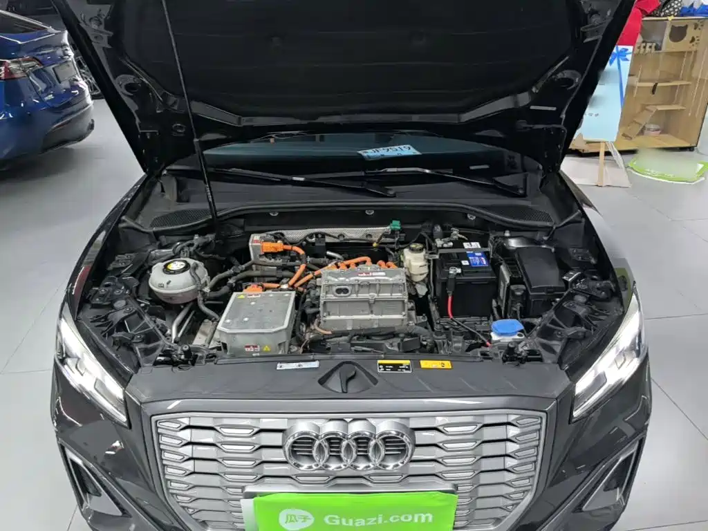 Audi Q2L e-tron — миниатюра 20