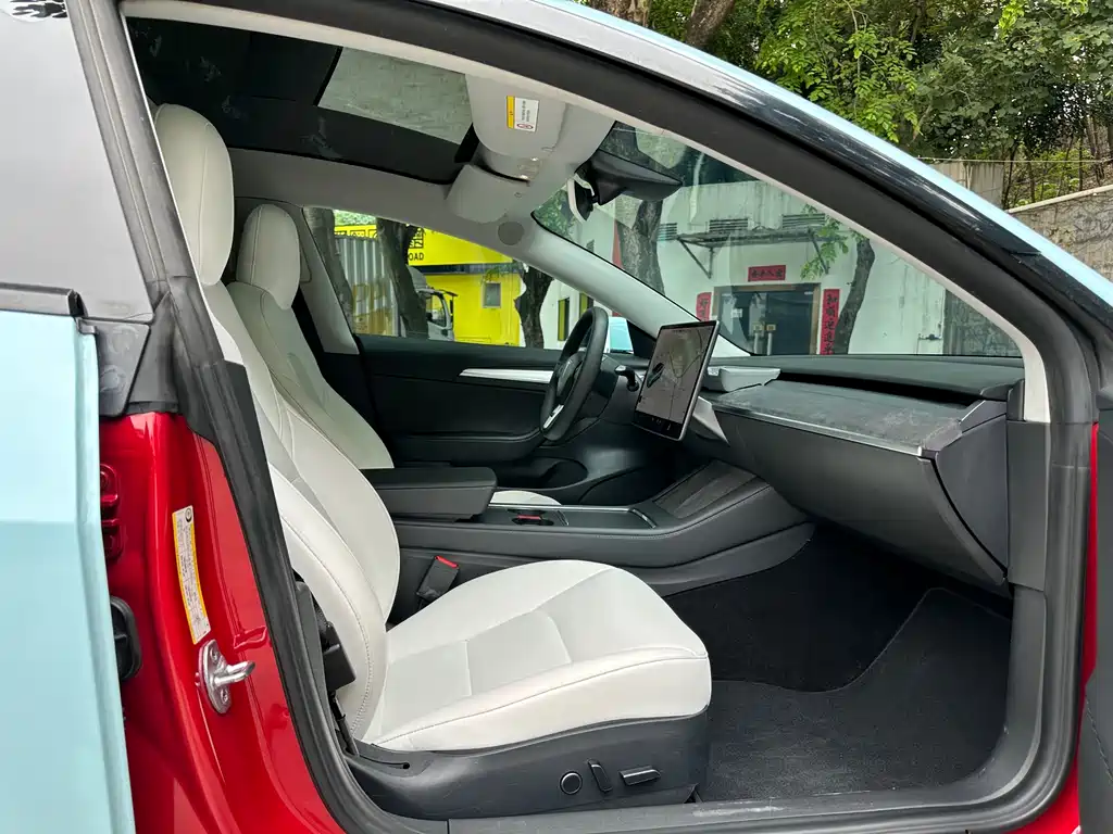 Tesla Model 3 — фотографии объявления, Фото 10