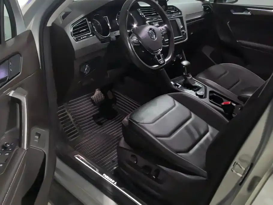 Volkswagen Tiguan L — миниатюра 9