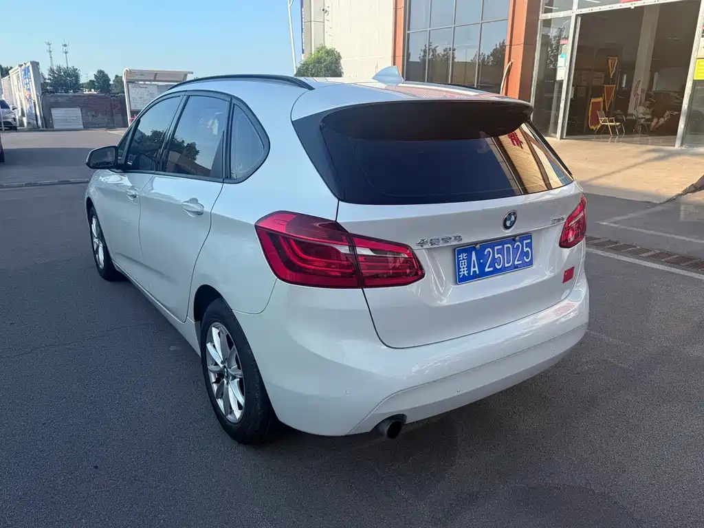 BMW 2 Series Active Tourer — миниатюра 4