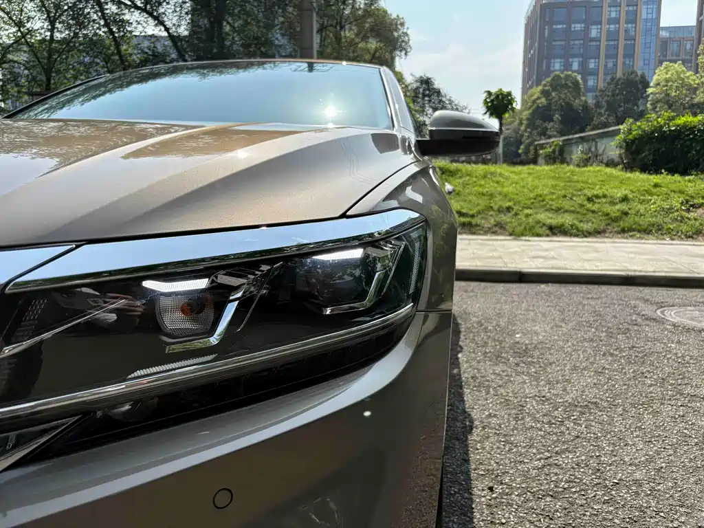 Volkswagen Passat 2019 330TSI Elite VI