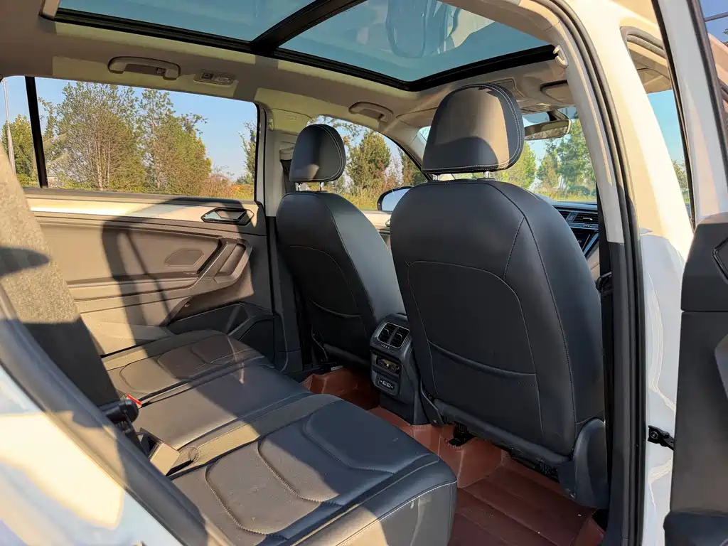 Volkswagen Tiguan L — миниатюра 20
