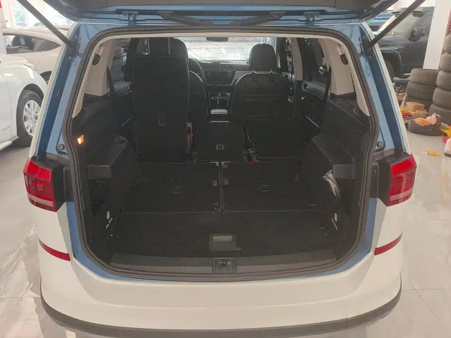 Volkswagen Touran — миниатюра 4
