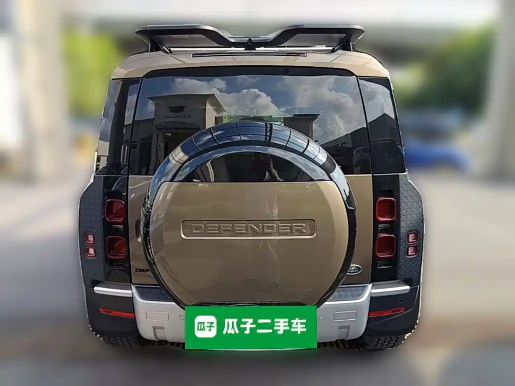 Land Rover Defender — миниатюра 10