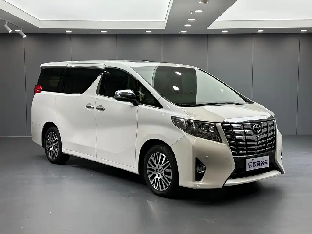 Toyota Alphard — миниатюра 3