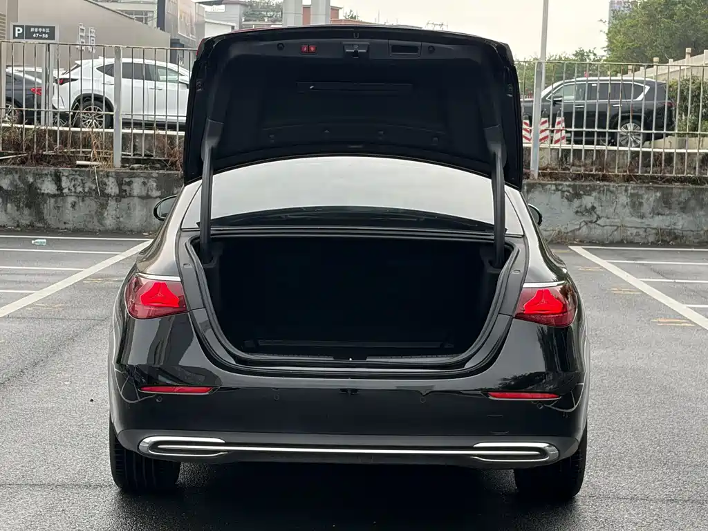 Mercedes-Benz E-Class E 2026 E 260 L