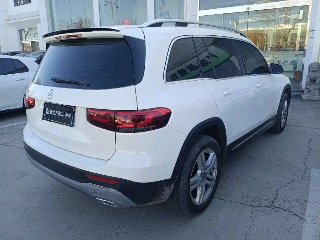 MERCEDES-BENZ GLB