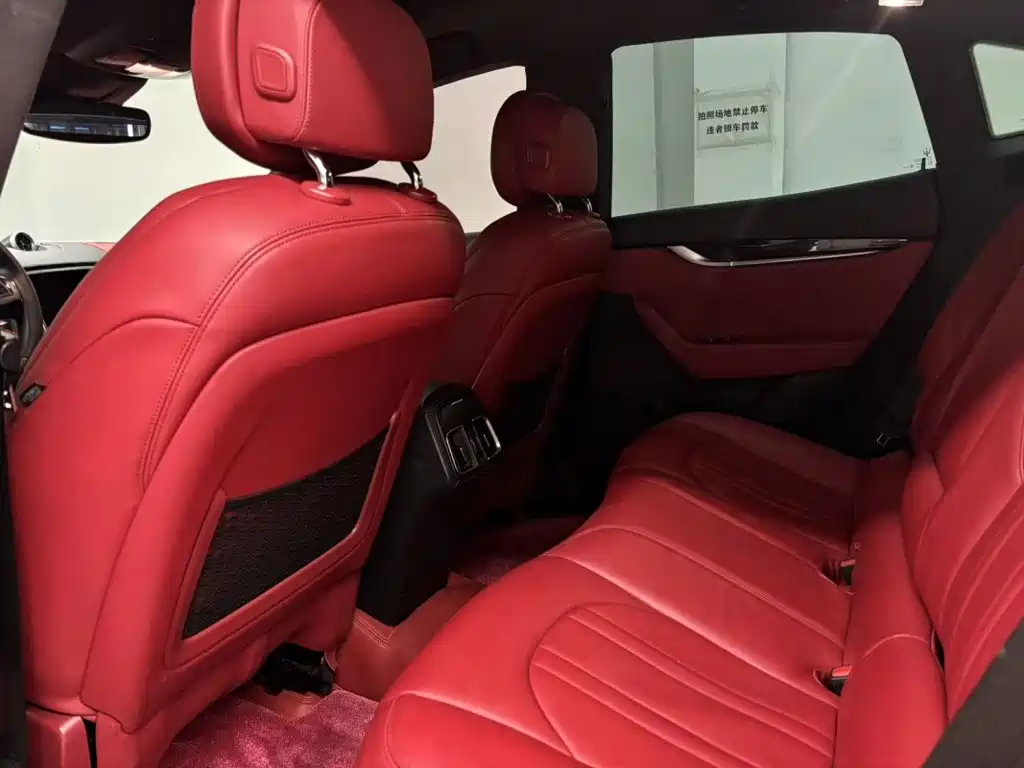 Maserati Levante — миниатюра 6