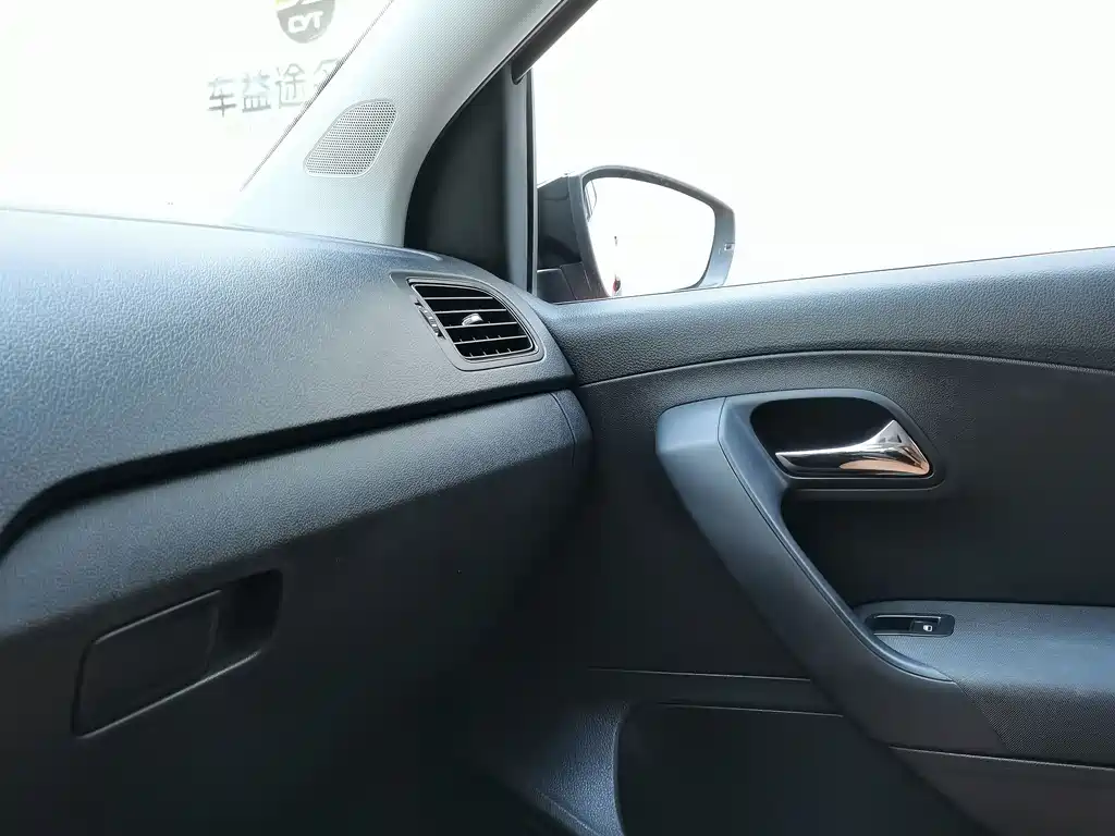 Volkswagen Polo — миниатюра 14
