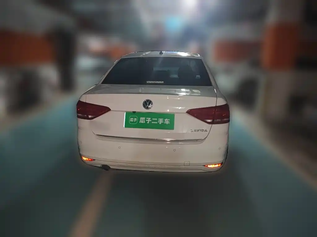 Volkswagen Lavida — миниатюра 3