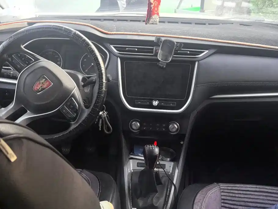 Roewe RX3 — миниатюра 12