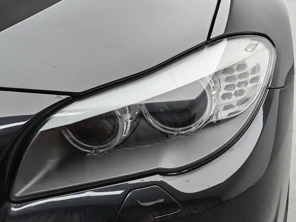 BMW 5 Series — миниатюра 7