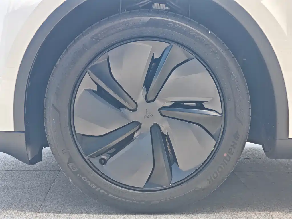 Tesla Model Y — фотографии объявления, Фото 13