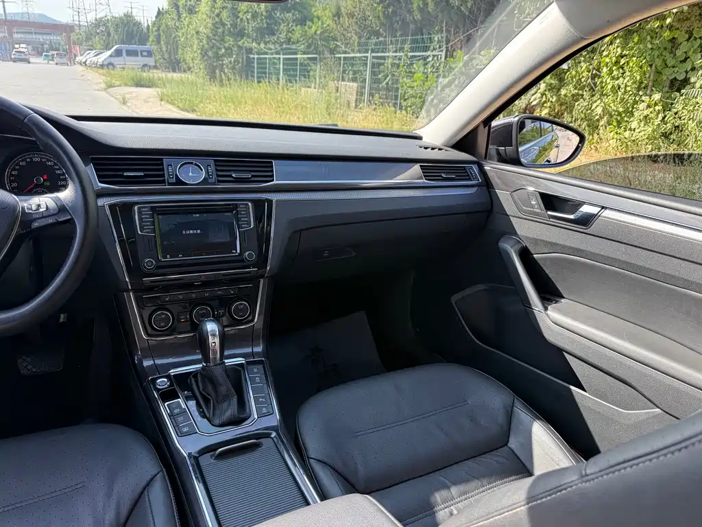 Volkswagen Passat — миниатюра 13