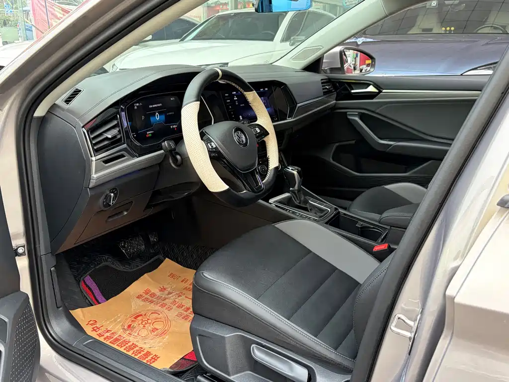 Volkswagen Sagitar — миниатюра 3