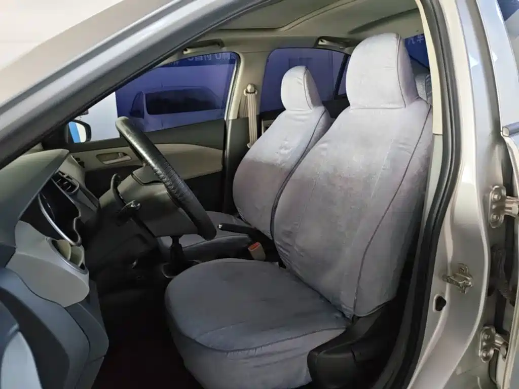 Chevrolet Sail — миниатюра 15