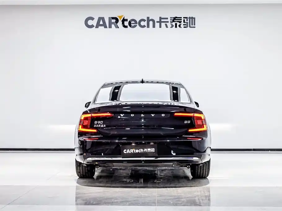 Volvo S90 2024 B5 Luxury