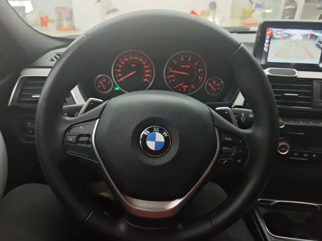 BMW 3 Series — миниатюра 11
