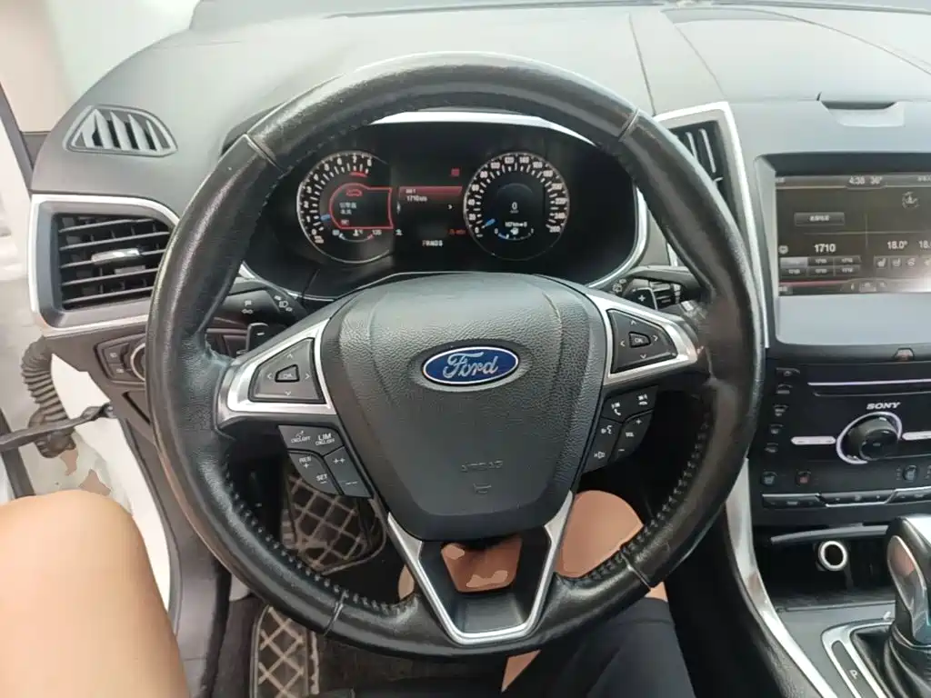 Ford Edge — миниатюра 11