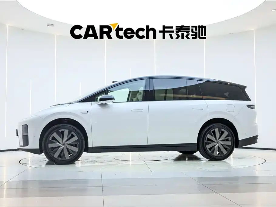 Li Auto i8 2025 Standard