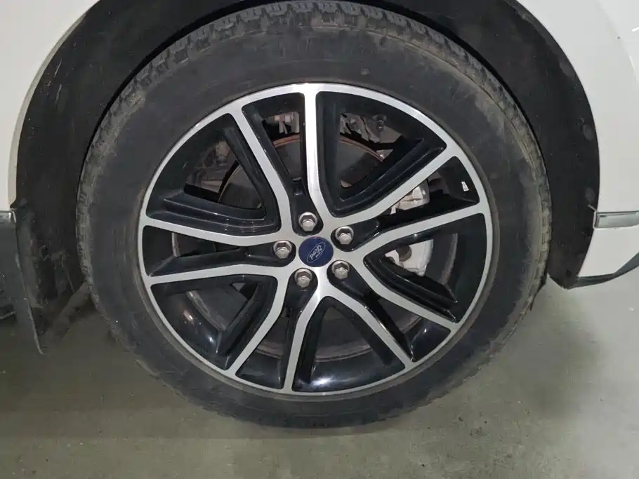 Ford Edge — миниатюра 6
