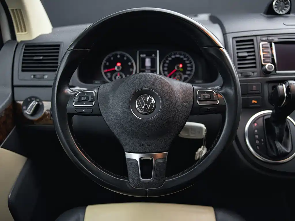 Volkswagen Multivan — миниатюра 15