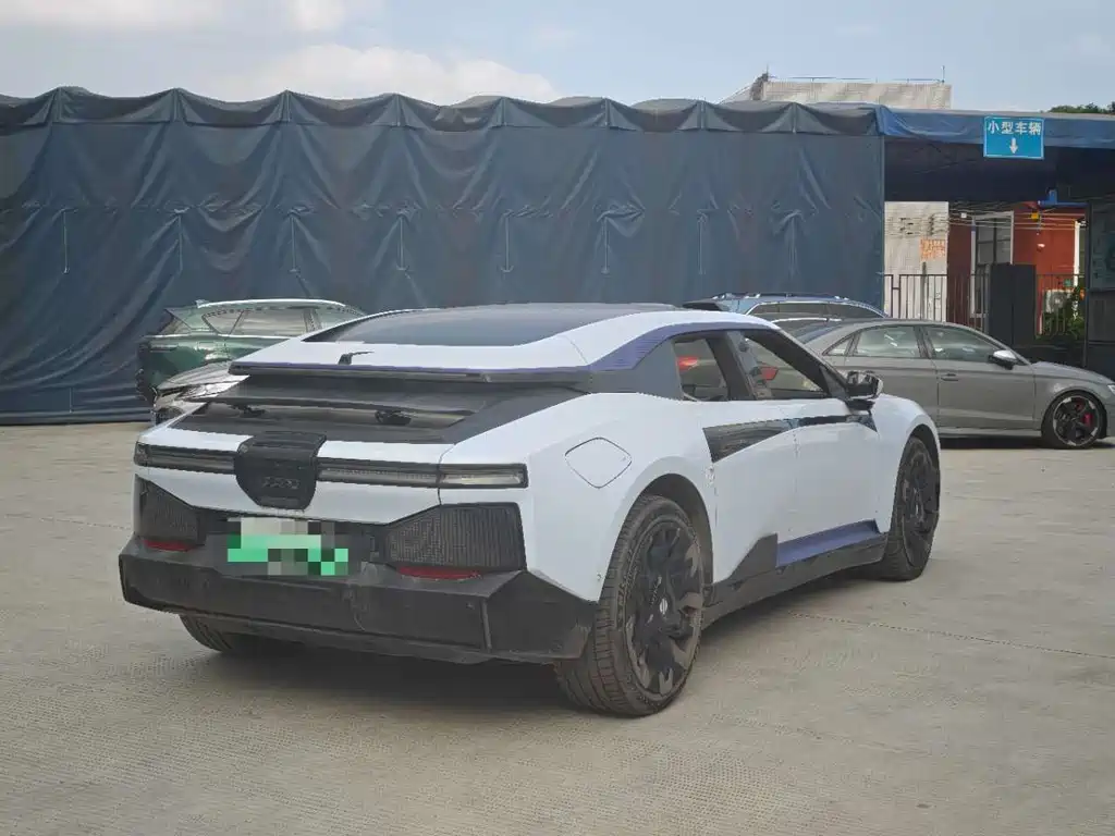 HiPhi HiPhi Z 2023 мест