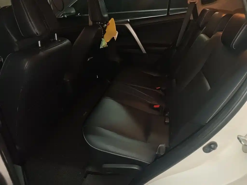 Toyota RAV4 — миниатюра 18