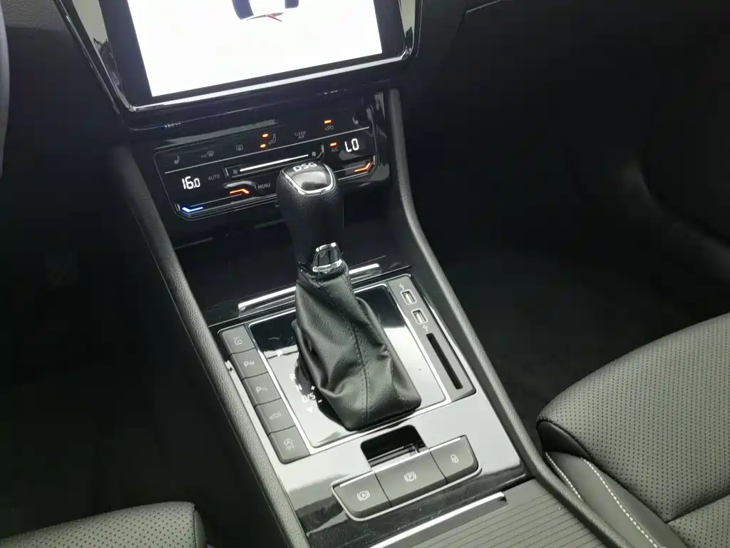 Skoda Superb — миниатюра 13