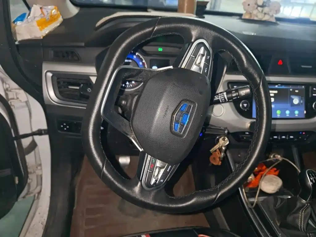 Geely Vision X3 — миниатюра 3