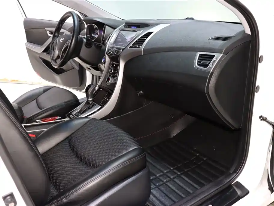 Hyundai Elantra Langdong 1.6L Auto Premium Type, фото 7