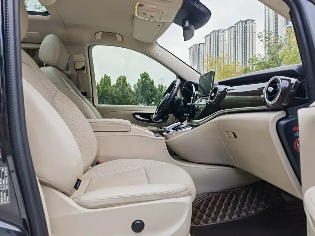 Mercedes-Benz V-Class — миниатюра 14