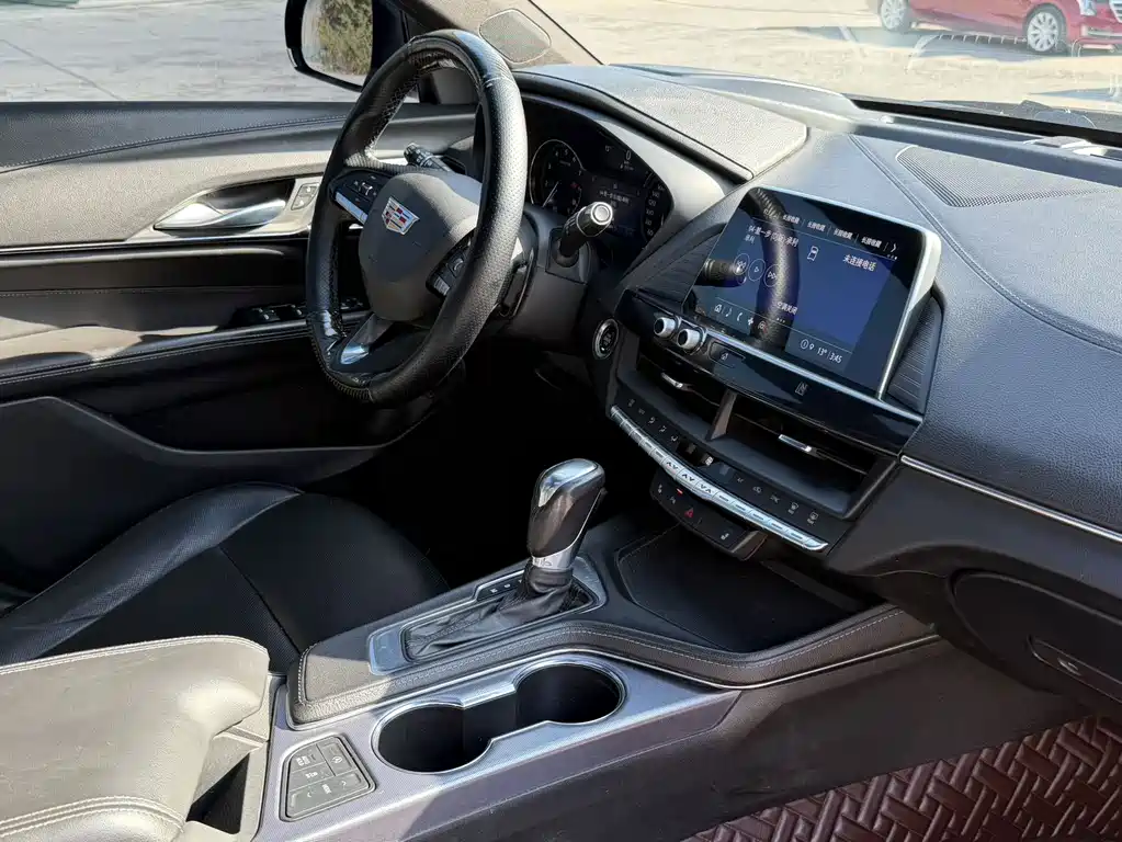 Cadillac CT4 — миниатюра 12