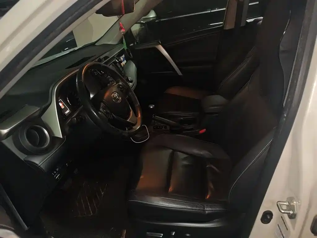Toyota RAV4 — миниатюра 16