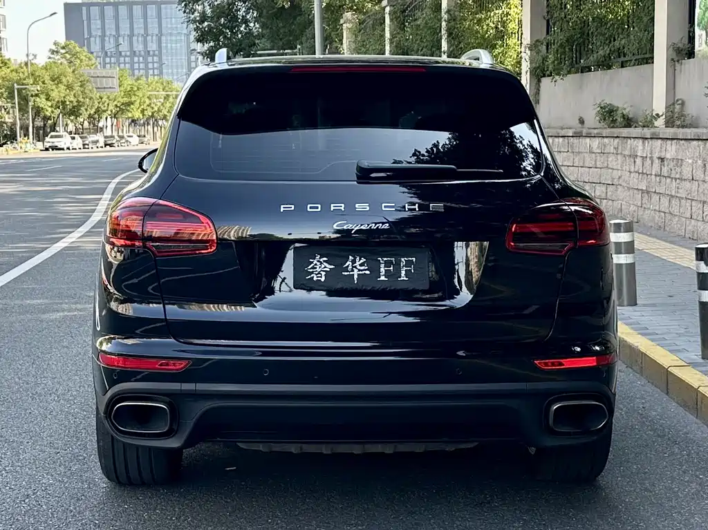 Porsche Cayenne — миниатюра 4