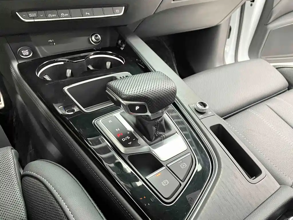 Audi A4L — миниатюра 11