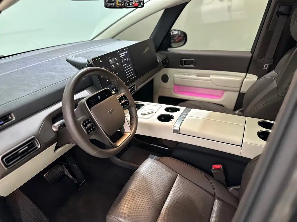 Li Auto Li MEGA — миниатюра 36