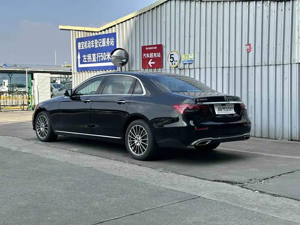 Mercedes-Benz E-Class — миниатюра 4