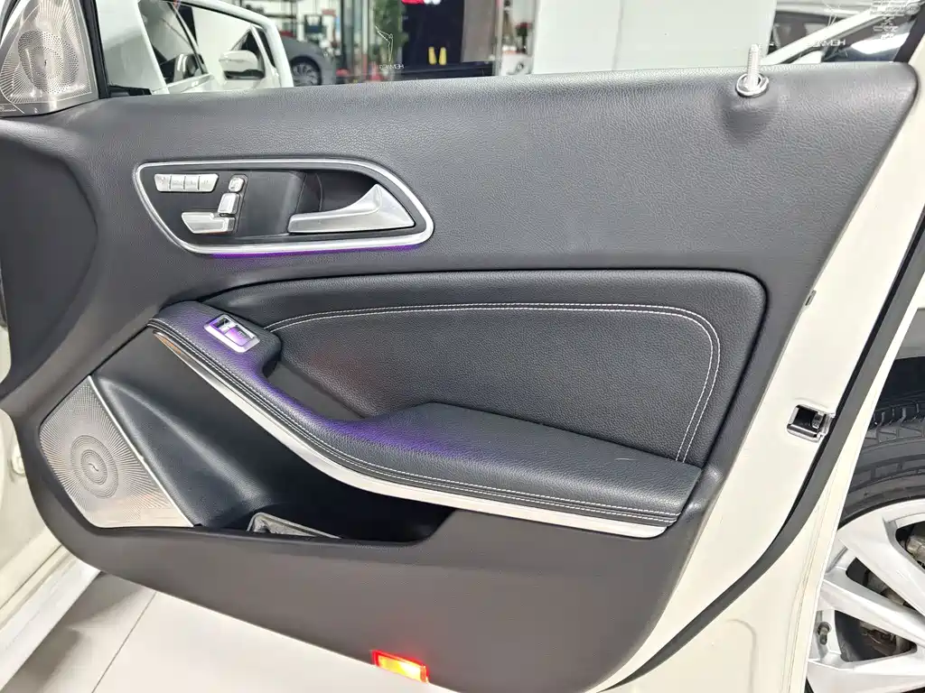 Mercedes-Benz A-Class (Import) — миниатюра 12