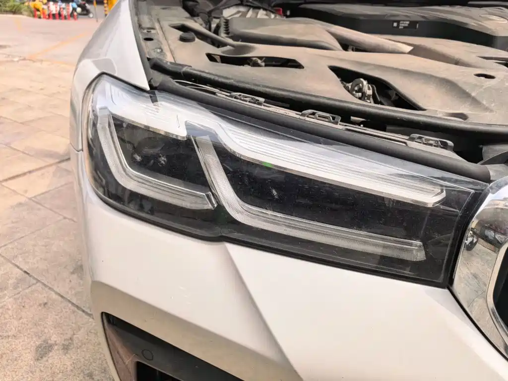 BMW 5 Series — миниатюра 7