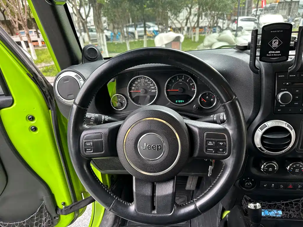 Jeep Wrangler 3.6L 2-door 10th Anniversary Commemorative Edition, фото 14
