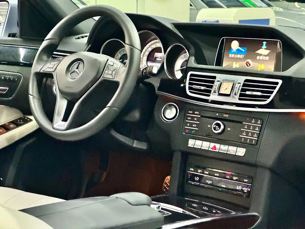 Mercedes-Benz E-Class — миниатюра 11