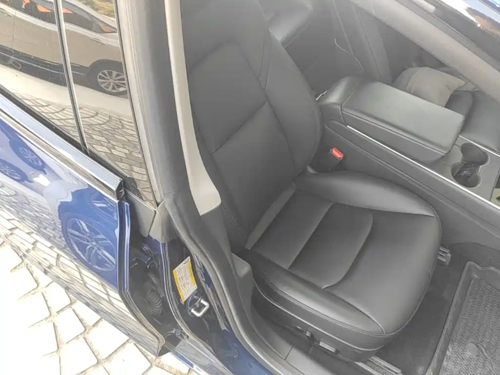 Tesla Model 3 — миниатюра 25