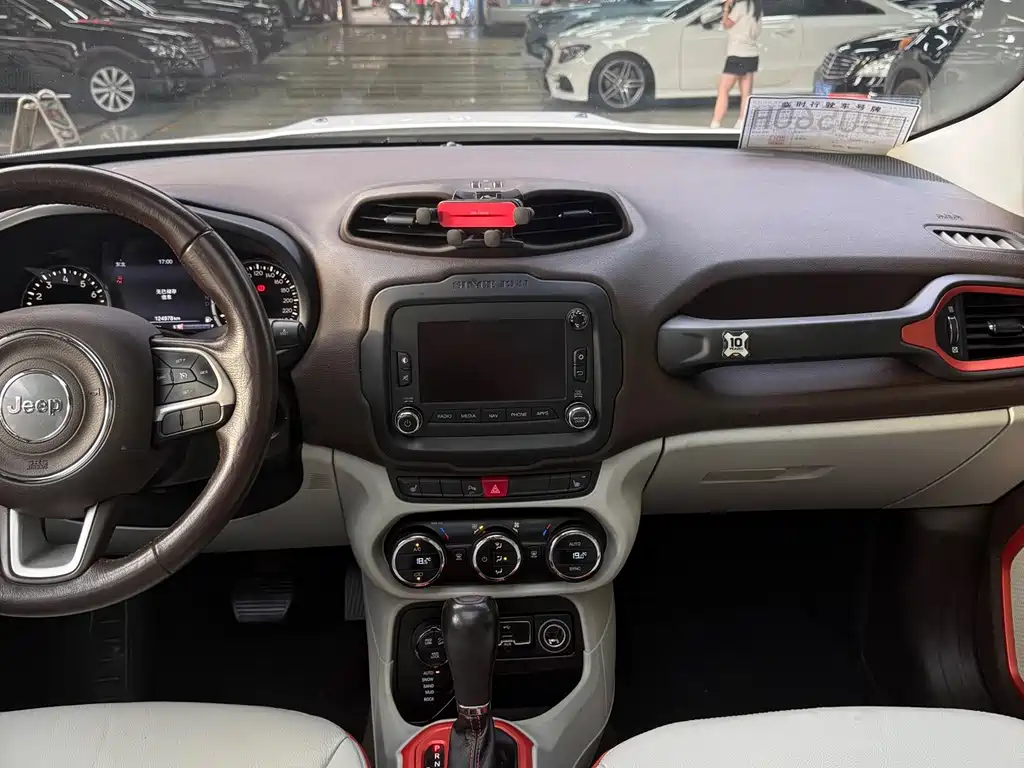 Jeep Renegade — миниатюра 12