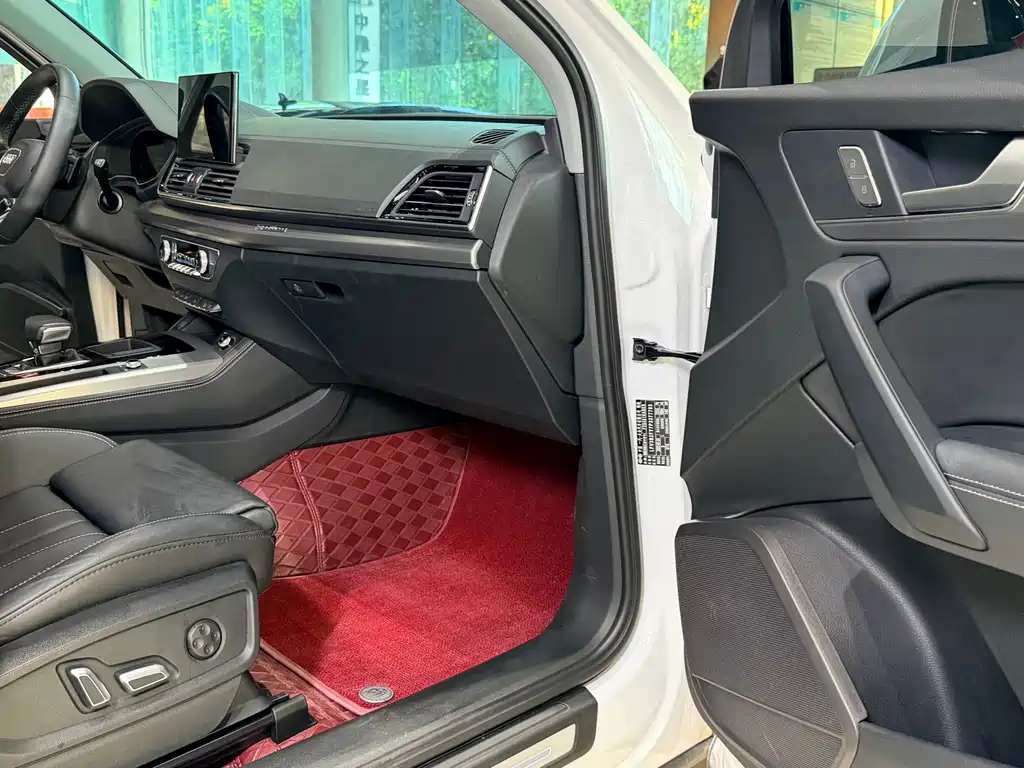 Audi Q5L — миниатюра 15