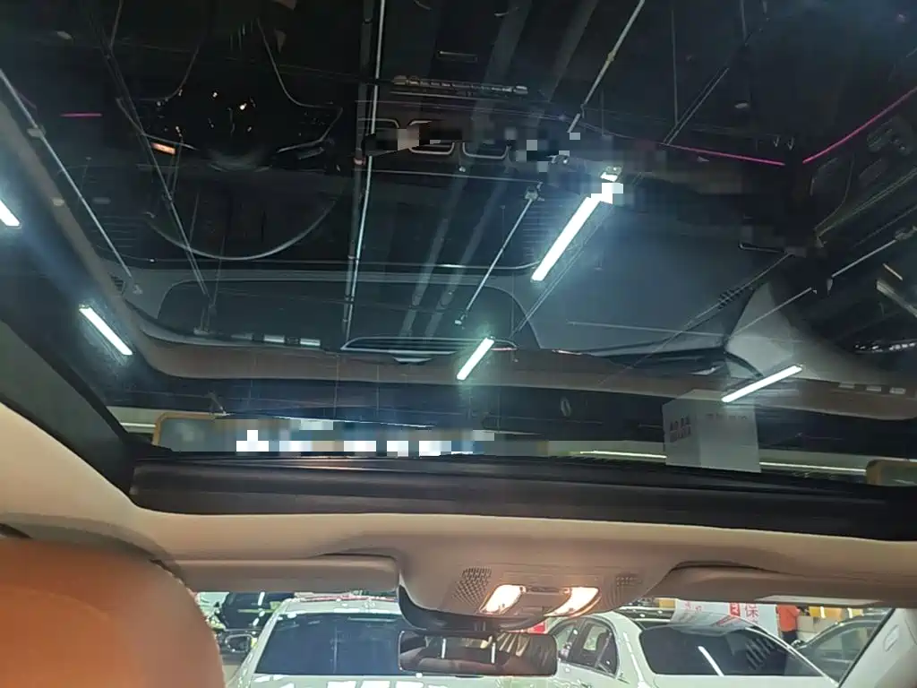 Mercedes-Benz GLE New Energy — миниатюра 18