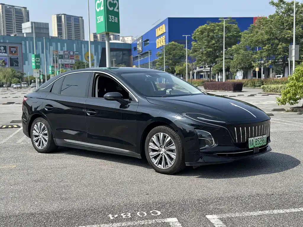 Hongqi E-QM5 2023 620km PLUS