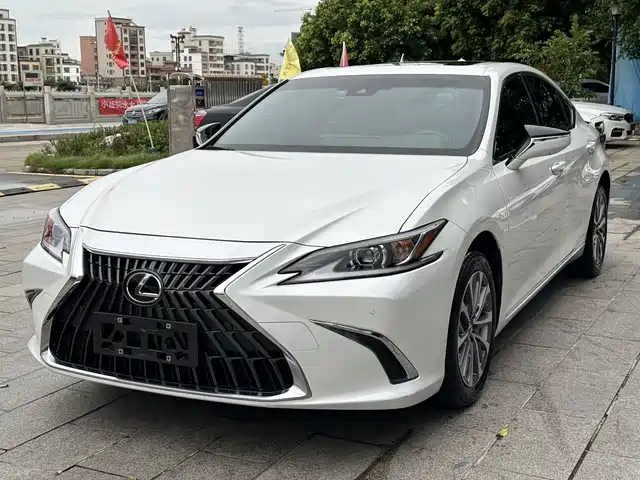 2023 Lexus ES