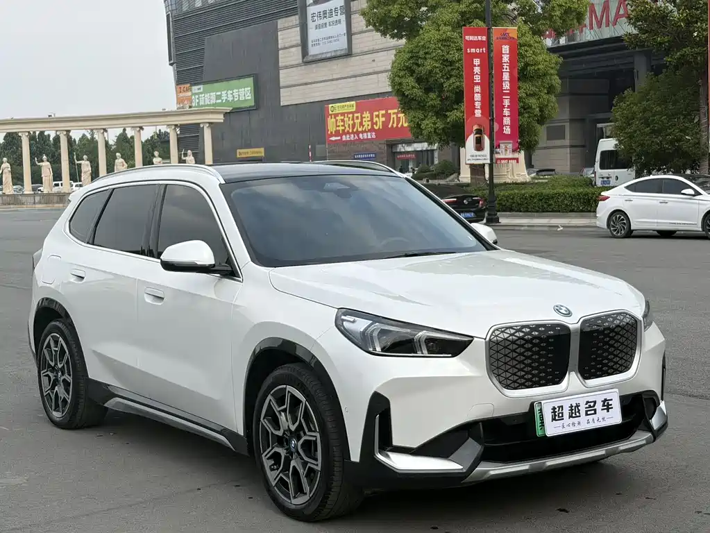 BMW iX1 2025 xDrive30L X